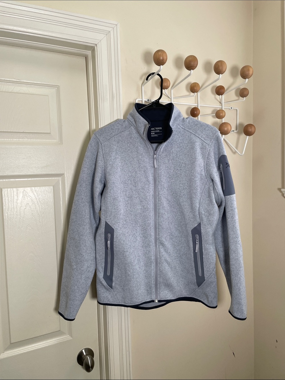 Arc'teryx - Classic Outdoor Full-Zip Jacket Light Gray Blue - M